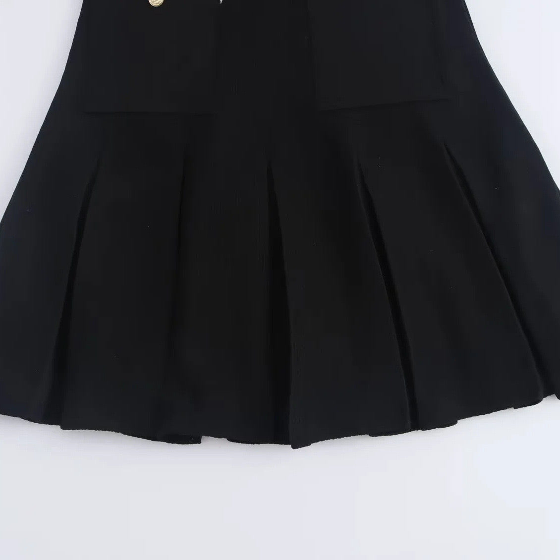 Black Two Pockets Dress